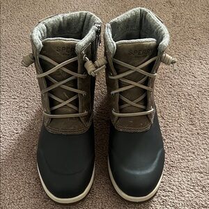 Sperry Navy and Brown Winter Boots